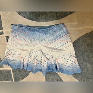 Lucky in love medium (8-10) Blue and White Geometric Skort